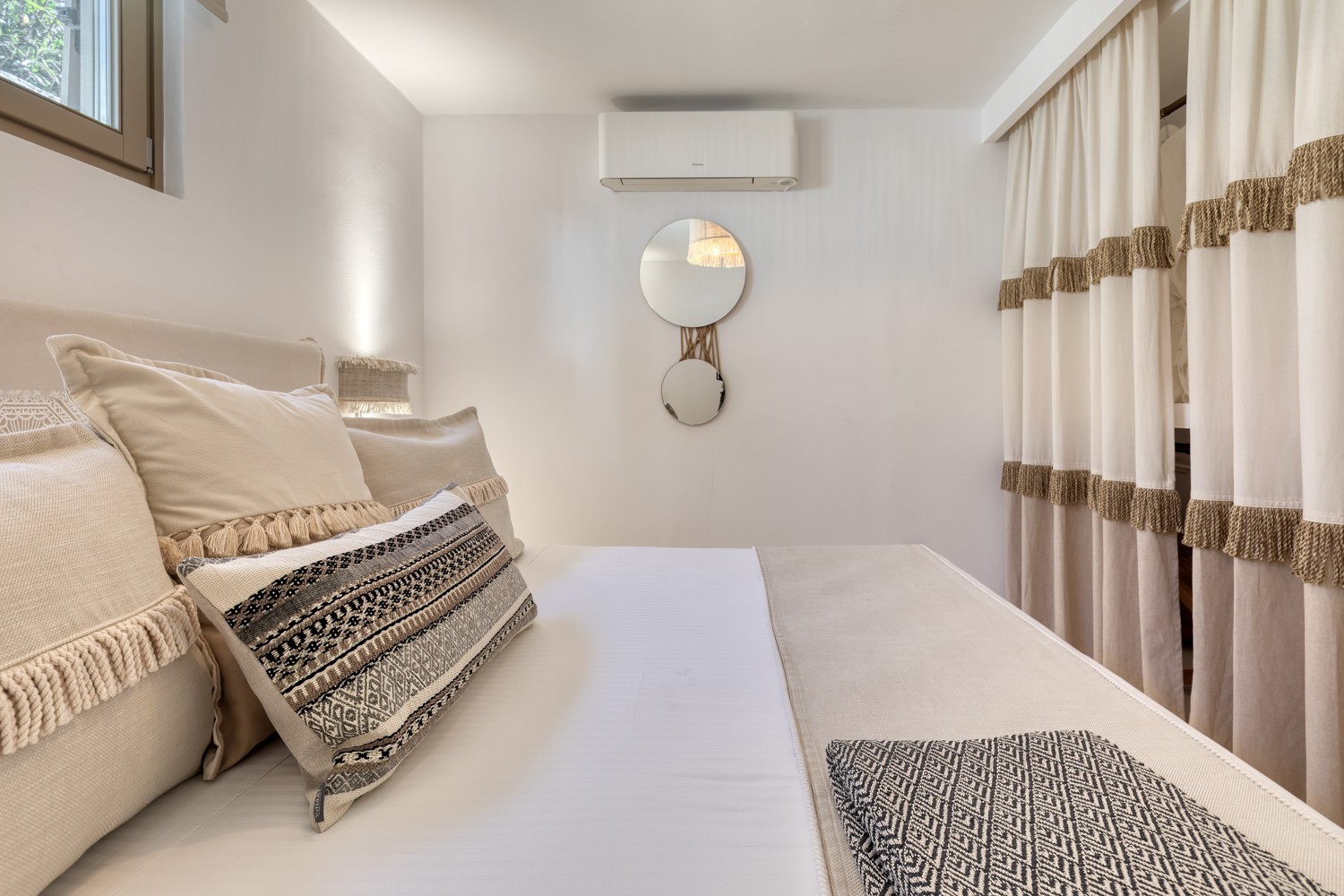 Amalgam Homes Aiolos villa, Paros island: image interior gallery
