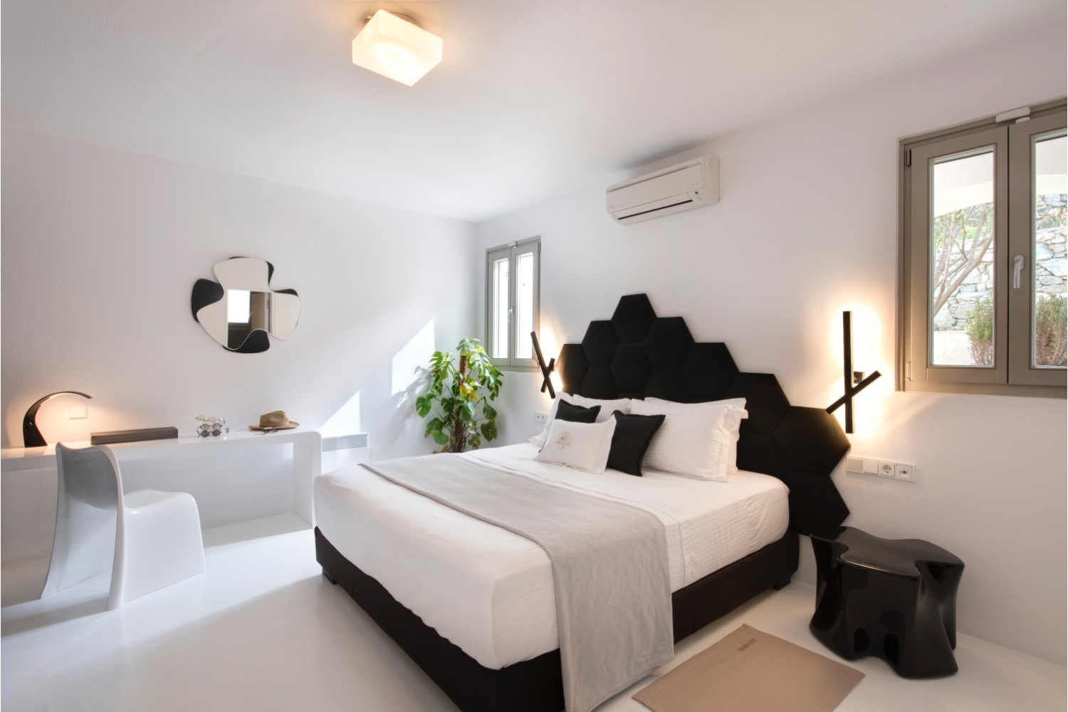 Amalgam Homes Dafni villa, Mykonos island: image interior gallery