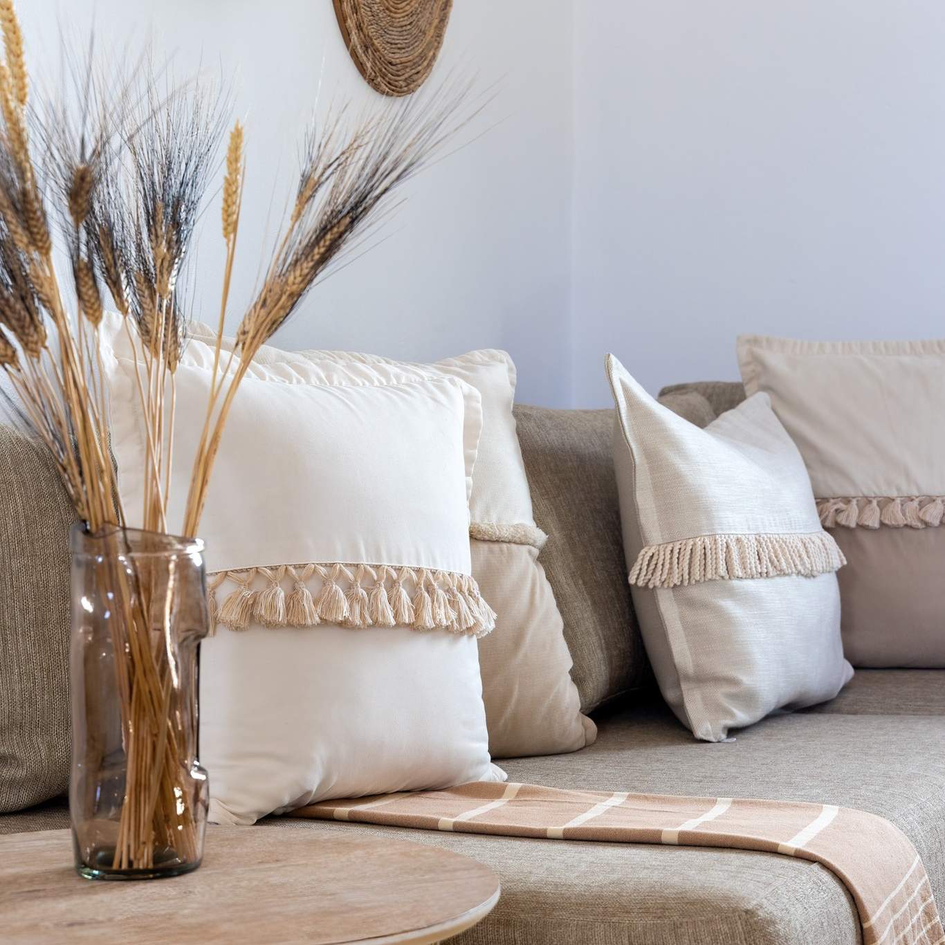Aiolos. Less is more. Our minimalistic living room is a perfect blend of elegance and simplicity, designed to enhance relaxation.
.
#AmalgamHomes #ArtOfComfort #GreekGetaways #IslandEscapes #SerenitySeeker #CoastalCharm #MinimalistLiving #GreekIslands #CycladesMagic #SeasideBliss #VisitGreece #DiscoverGreece #TravelInspiration #SavorTheMoment #DreamDestinations #TranquilRetreats #Paros #Naxos #Mykonos #Tinos