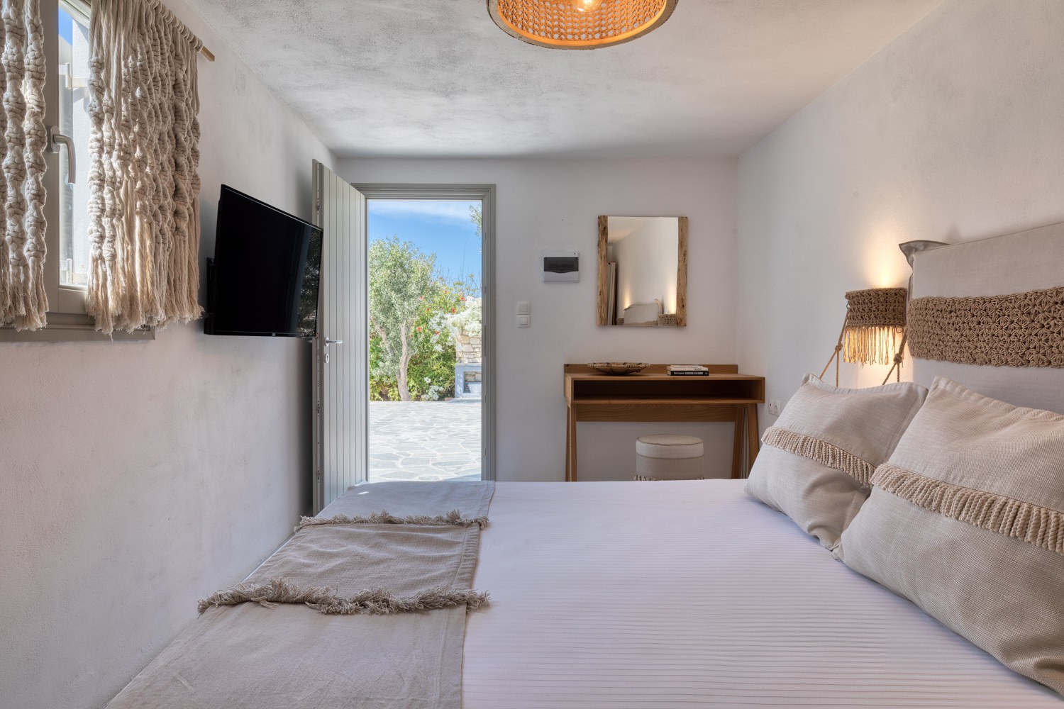 Amalgam Homes Agia Thalassa villa, Paros island: image interior gallery