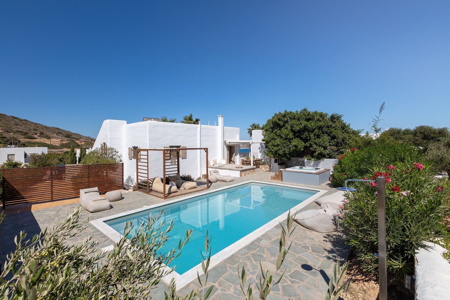 Amalgam Homes Aiolos villa, Paros island: image interior gallery
